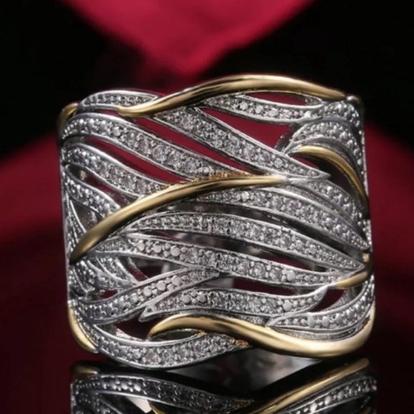 Jewelry - 925 STERLING SILVER TWO TONE DIAMOND HALO RING, CUTE RING, SHINY RING.